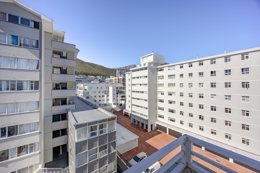 1 Bedroom Property for Sale in Sea Point Western Cape